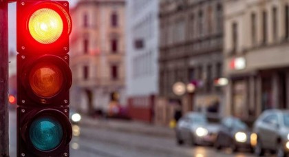 47/1-b Kırmızı Işıkta Geçme Cezası Ne Kadar? - 2024